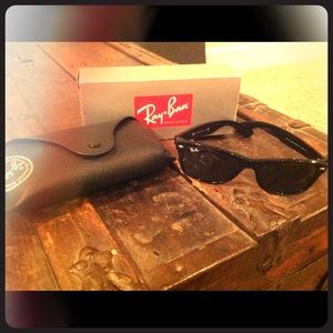 RayBan New Wayfarer RB2132